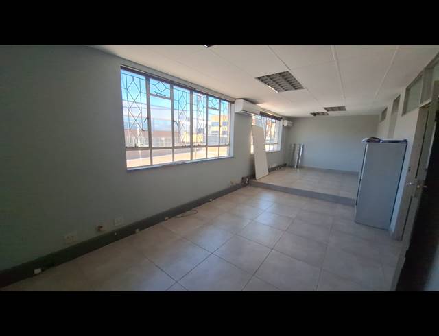 8,000M² WAREHOUSE FOR SALE IN WYNBERG